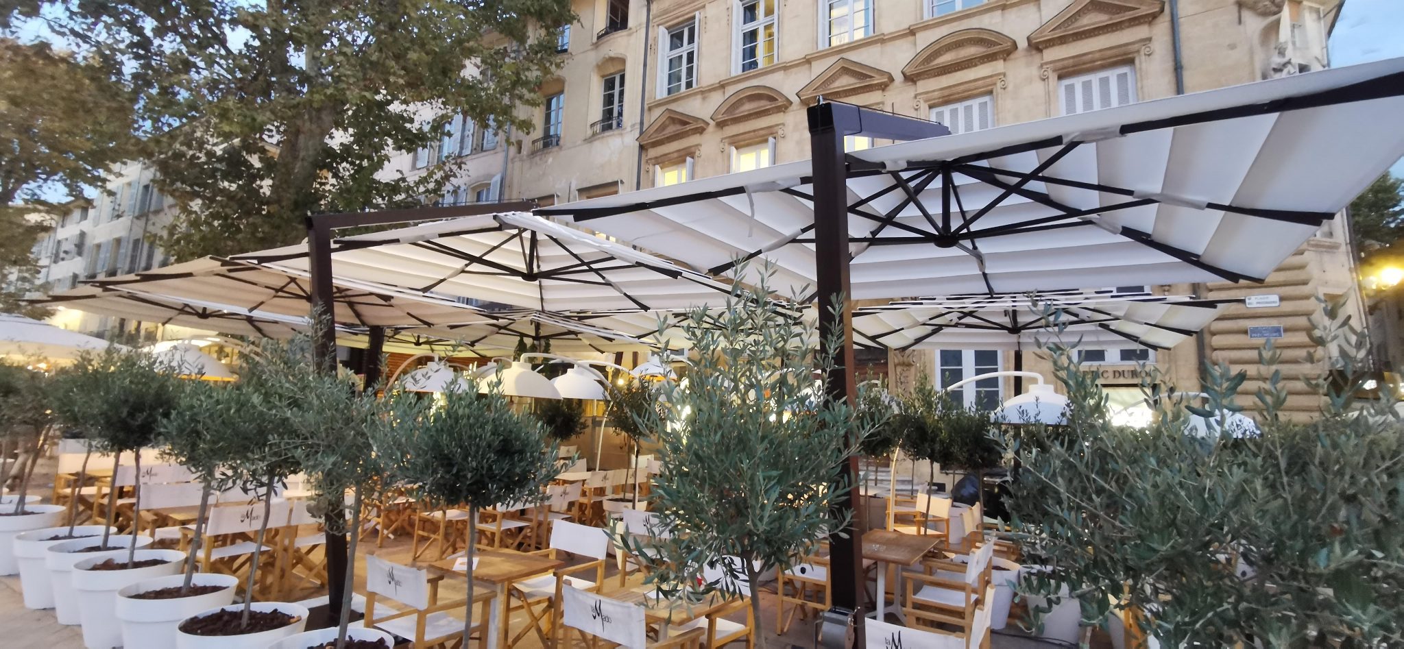 parasols IROKO tout métal avec treuils en inox